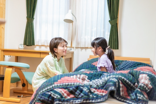 寝る前に話す親子