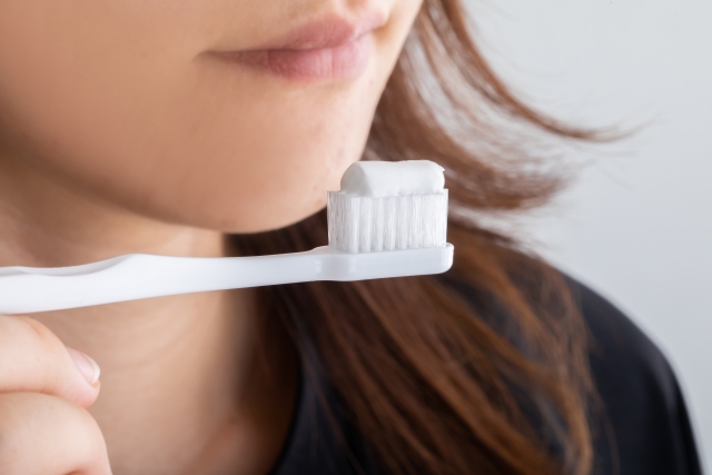 歯磨きにフッ素をプラス！ 虫歯予防のための効果と正しい活用法