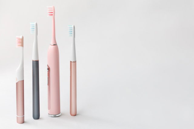 並ぶ電動歯ブラシ